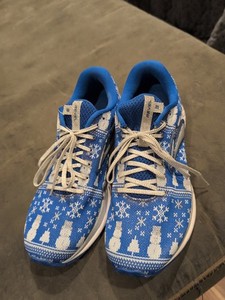 Brooks Revel 3 Men\'s 13 Running Shoes Blue Snowman Ugly Sweater Christmas Brooks brings back its ugly Christmas sweater sneakers | The  main image 2