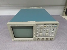TEKTRONIX TDS420 FOUR CHANNEL DIGITIZING OSCILLOSCOPE M4451