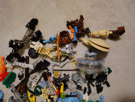 LEGO Bionicle Lot - 2.9 lbs. Miscellaneous Parts and Manuals -8533, 8566, 8570