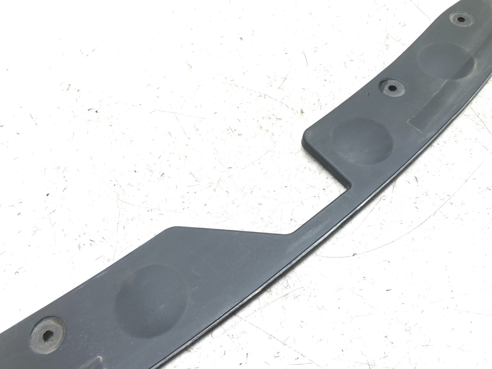 2014-2019 MASERATI GHIBLI SQ4 FRONT BUMPER UPPER SUPPORT BRACKET PLATE TRIM OEM.