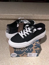 ROXY Surf Women's Summer Sky Fabric Sneakers Slip On  Comfort Sole 8