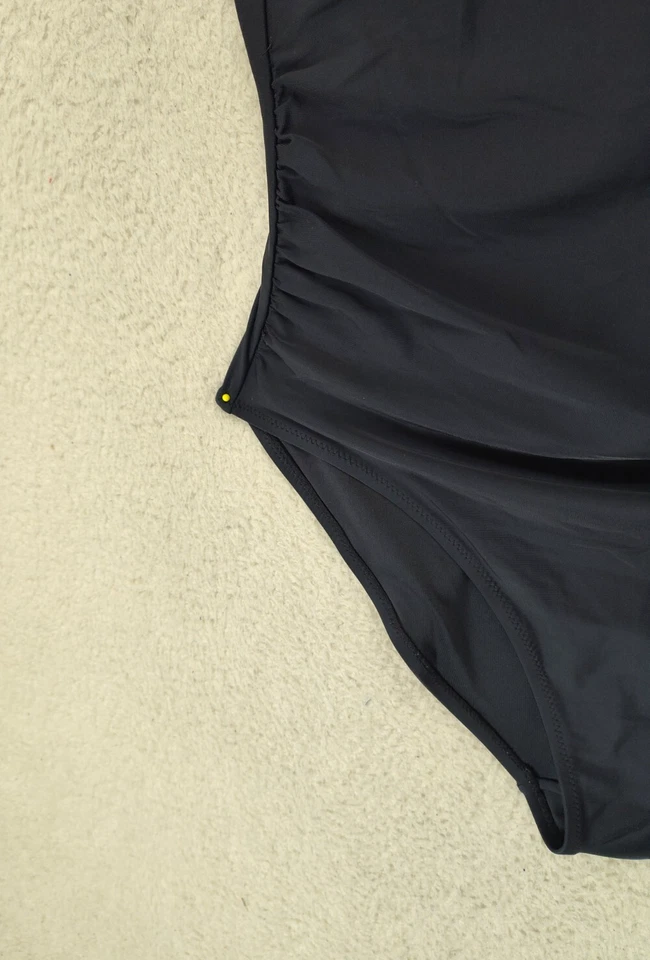 Traje de baño Old Navy para mujer grande negro mezcla de poliéster cuello en V body de una pieza Foto 4 de 4