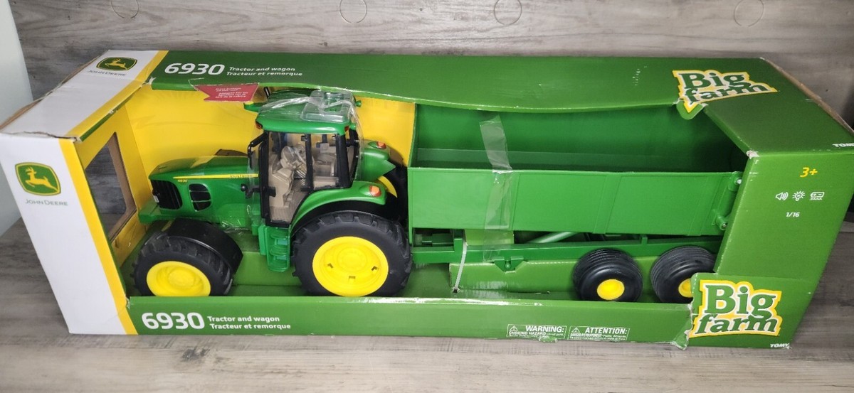 John Deere Big Farm Tractor and Wagon 1:16 Scale Light Up John