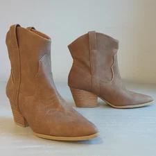 Rachel Zoe Rocky Tan Ankle Booties Western size 9