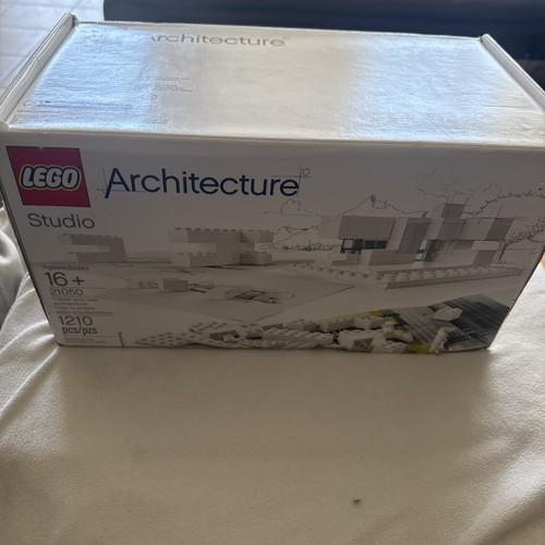 Lego Architecture Studio Set 21050 W/Box Retired Not Complete Only 1098 Pieces
