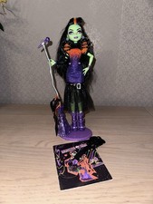poupée monster high casta fierce basic 100% Complète