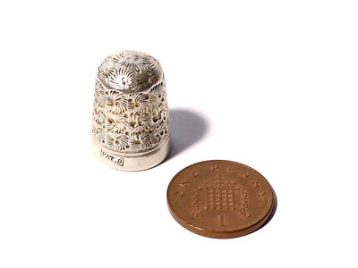 Antiker Fingerhut Silber handgraviert gelocht gemustert Pat. 9 #JM