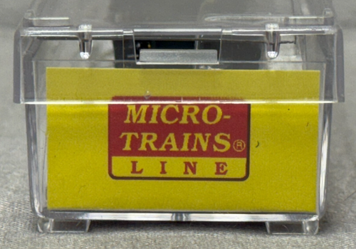 Micro-Trains 980 01 381 Z scale C&NW EMD F7 Powered A Unit #4070A LN - Picture 7 of 8