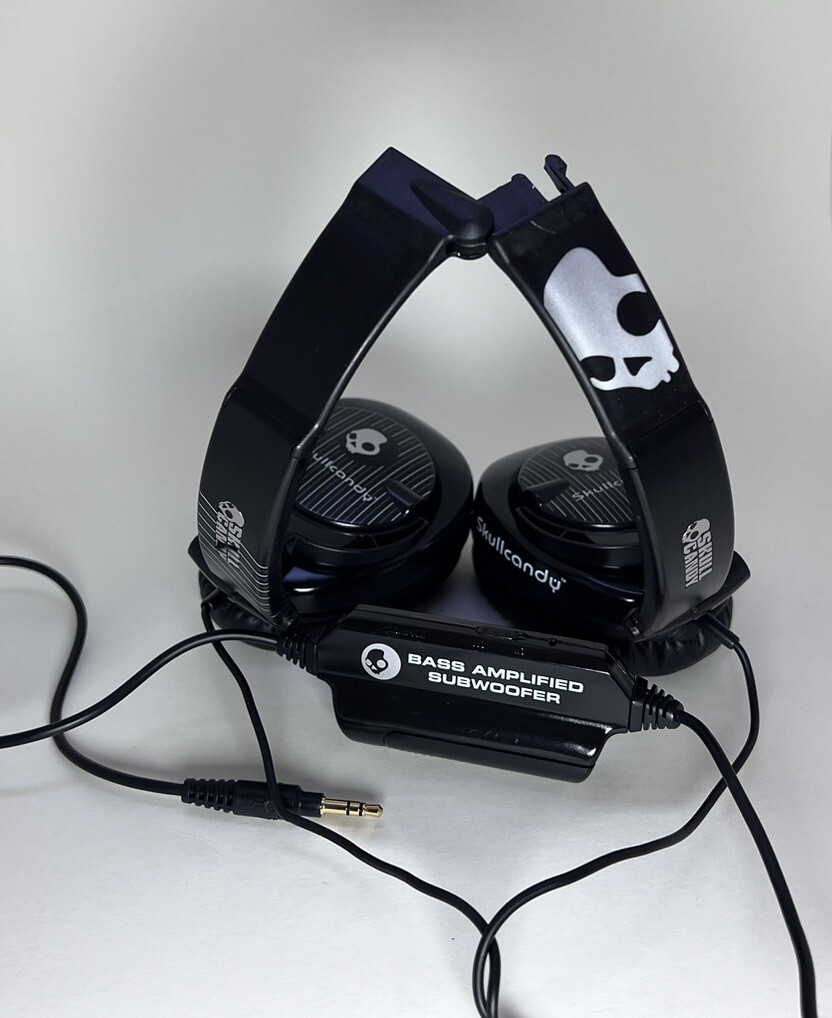 SKULLCANDY SKULLCRUSHERS SUPREME SOUND HEADPHONE WITH SUBWOOFER IN