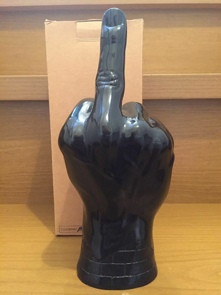 HAROSHI HUF Vinyl Middle Finger BLACK LIVES MATTER @RBRICK HAROSHI HUF Vinyl Middle Finger BLACK LIVES MATTER @RBRICK