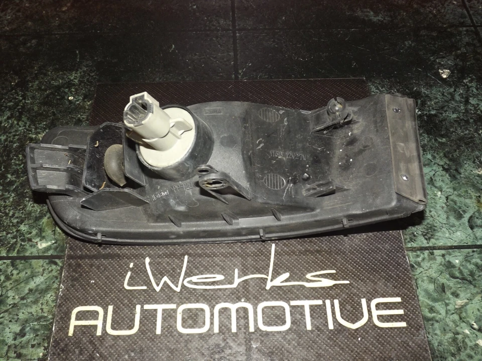 96-98 OEM Infiniti I30 A32 parachoques delantero posición luz montaje lámpara 9237 FL Foto 3 de 4