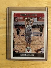 2017-18 Panini NBA Hoops - Lauri Markkanen #257 (RC)