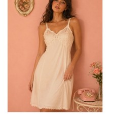 Wonder Maid Vintage Cream Slip Dress Size 38 Lace Bodice Anti Cling Union Label