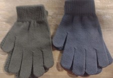 Woman  s Stretch Gloves New, No Tag, Green  Gray   D3