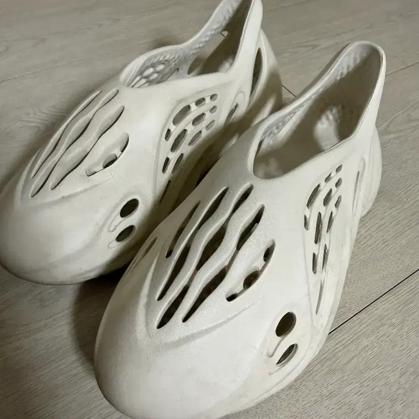 Adidas Yeezy Foam Runner - Sand Color, Size 265