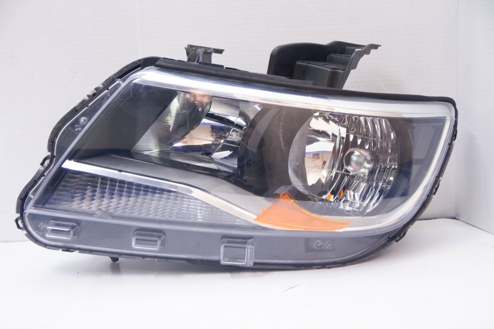 ✓ 2015 - 2020 Chevy Colorado Left Driver Side Headlight Halogen  