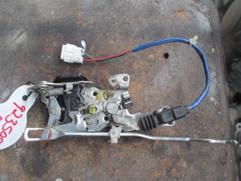 Door Lock Actuator Passenger Right Front 1998 99 00 01 02 Isuzu Trooper - Image 2 of 4