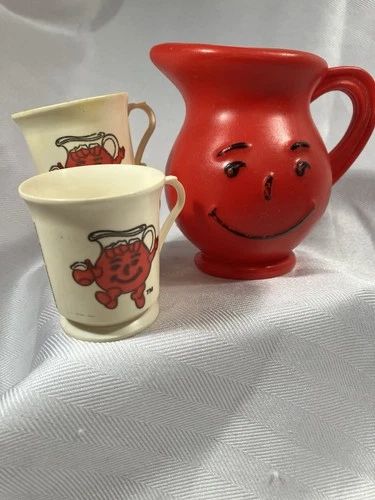 Vintage 1983 Kool Aid Man Child’s Pitcher & Cups