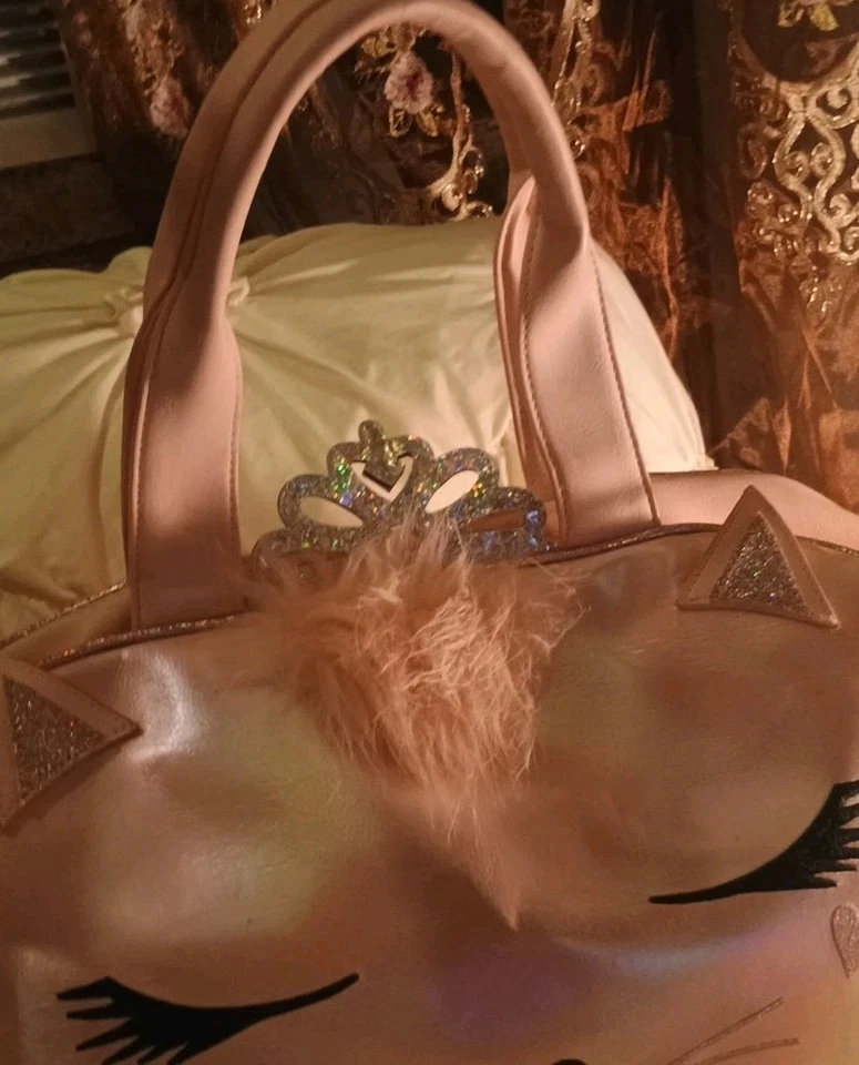 Girls Duffel Bag- Pink Queen Cat Travel Overnight Bag for Girls - Image 2 of 4