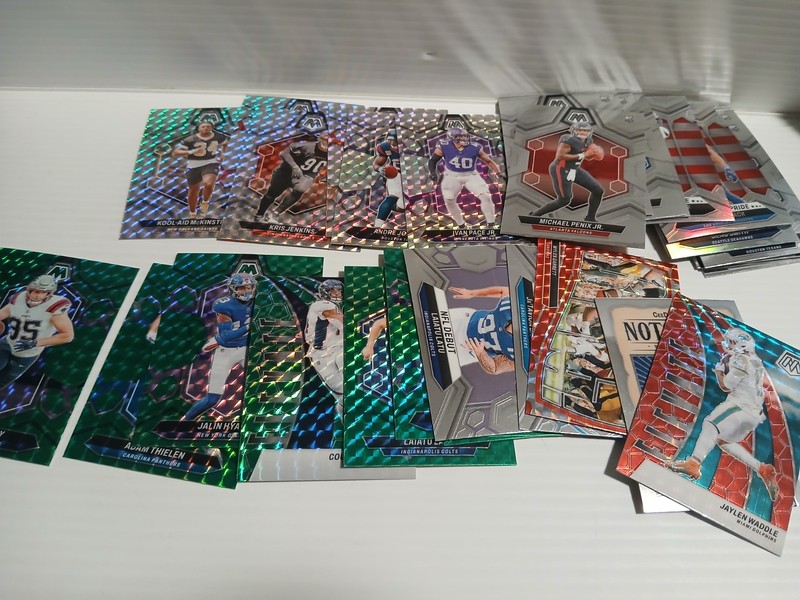 2024 PANINI PRIZM/MOSAIC FOOTBALL LOT OF 33 Color Silver  Green + Pre-owned 