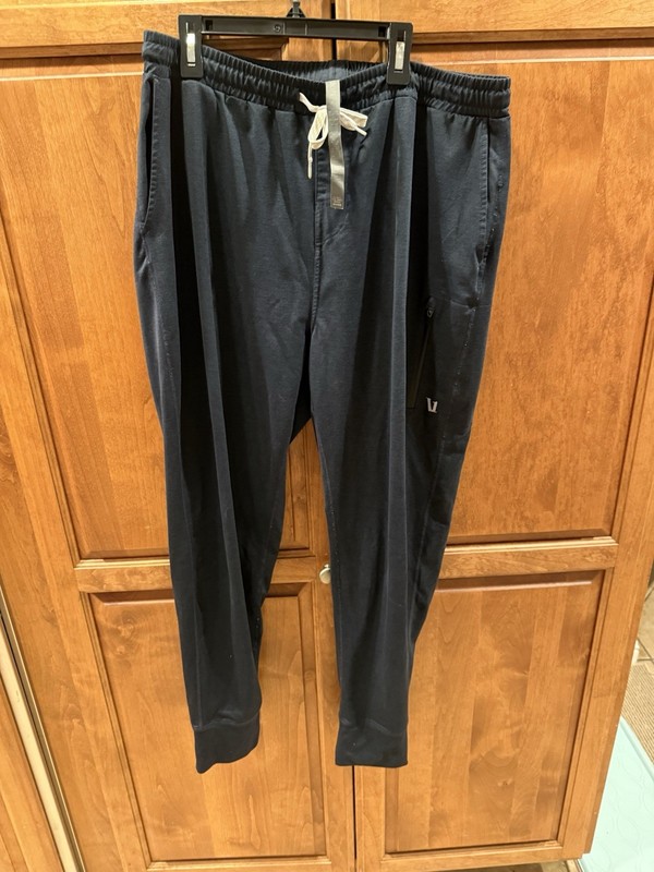 vuori mens pants Size Xl Gray