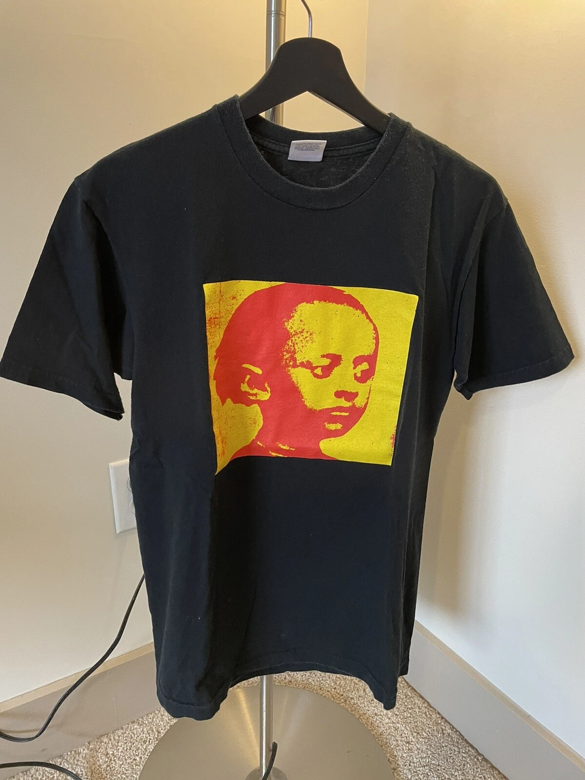 [VENTE] T shirts Supreme rares d'occasion taille m noir jaune made in USA 2010FW
