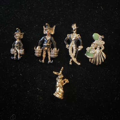Lot Of 5 Figural Brooches-Elves-Couple 