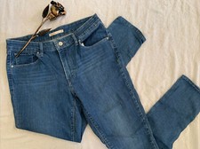 Levi's Classic Mid Rise Skinny Women's Jeans Size 32W Medium Wash Blue Denim