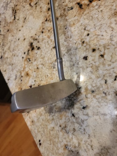 Adams Idea a12 OS 32" Putter Right Handed Mallet Adams Stainless Steel Shaft EUC - Picture 2 of 6