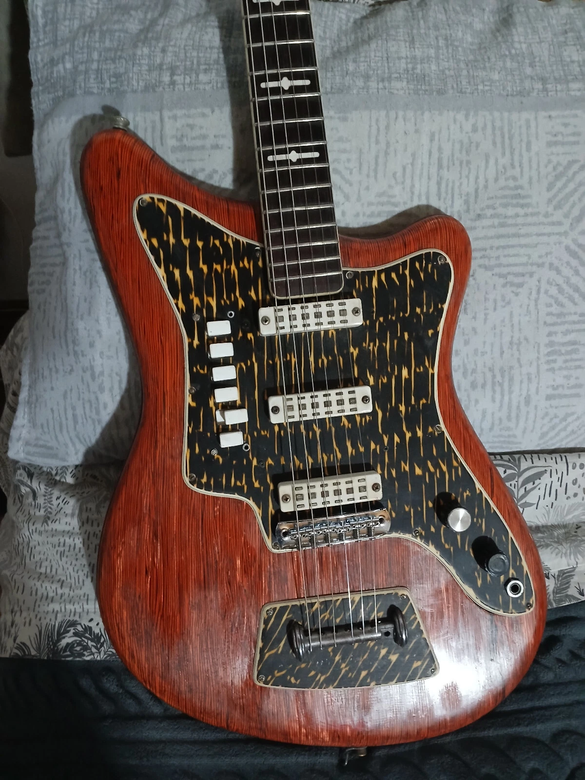 Picture 1 of 4