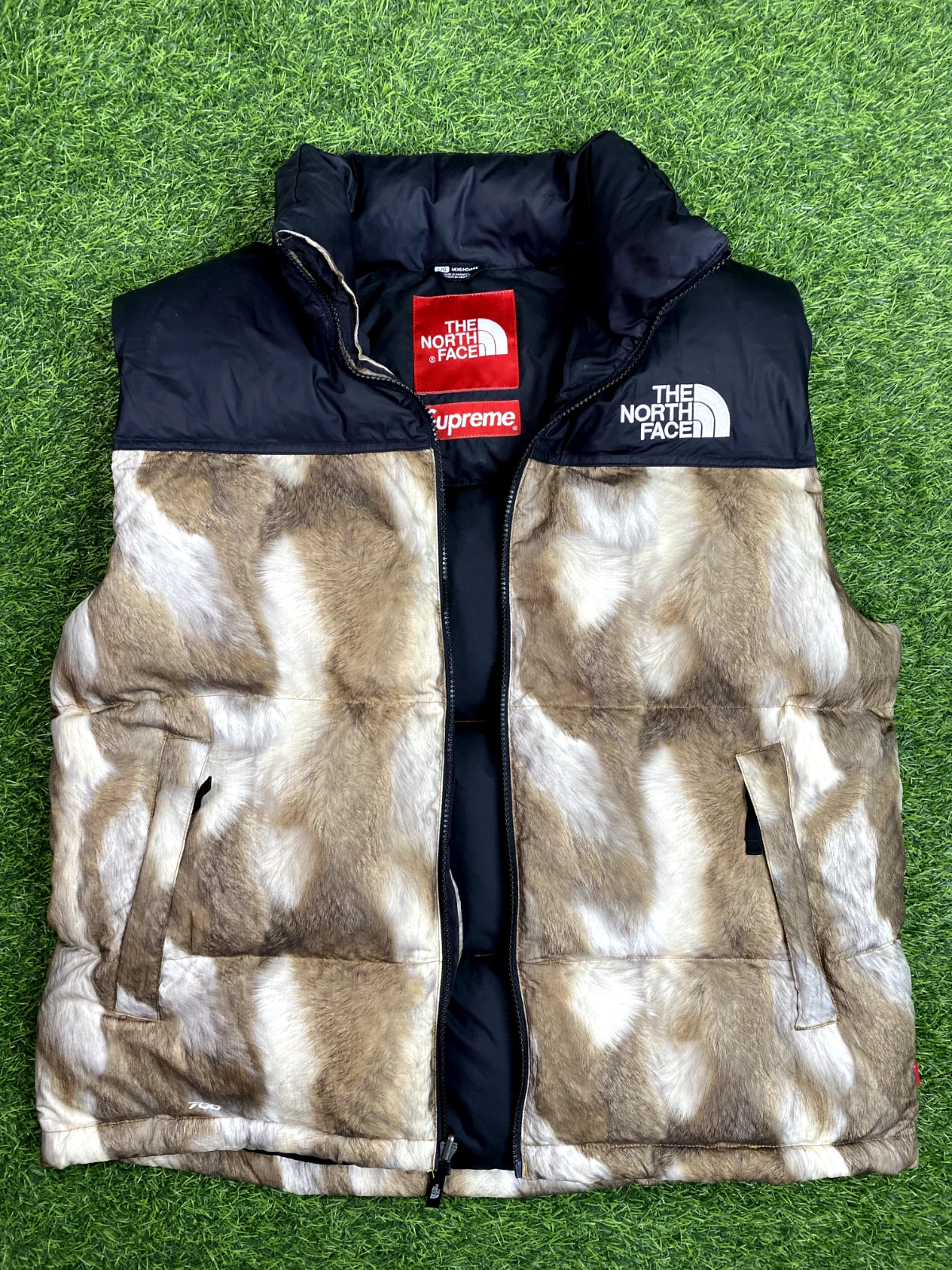 SUPREME x THE NORTH FACE FOURRURE IMPRIMÉ GILET NUPTSE FW13
