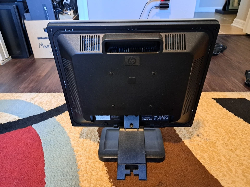 HP Compaq LE1711 17-inch LCD Monitor used. Excellent Condition - Image 3 of 4