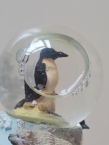 Regency Fine Arts Small Penguin Snowglobe Waterball 6cm Tall - Picture 14 of 15