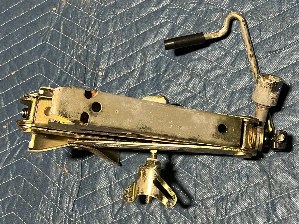 Оригинальный ножничный аварийный домкрат 1998-2000 Volvo V70R S70 V70 9461105 #75em - Изображение 2 из 4