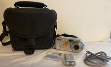 Sony Cyber-Shot Camera 4.1 MPEG MOVIE VX Smart 200MDSC-P73 +