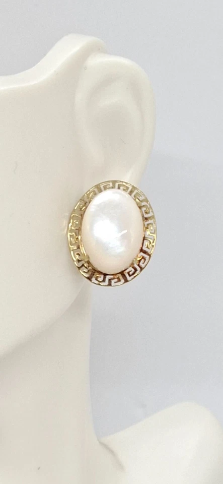WHITE Mother of Pearl 14K Yellow Gold Clip on Earring - Image 2 of 4