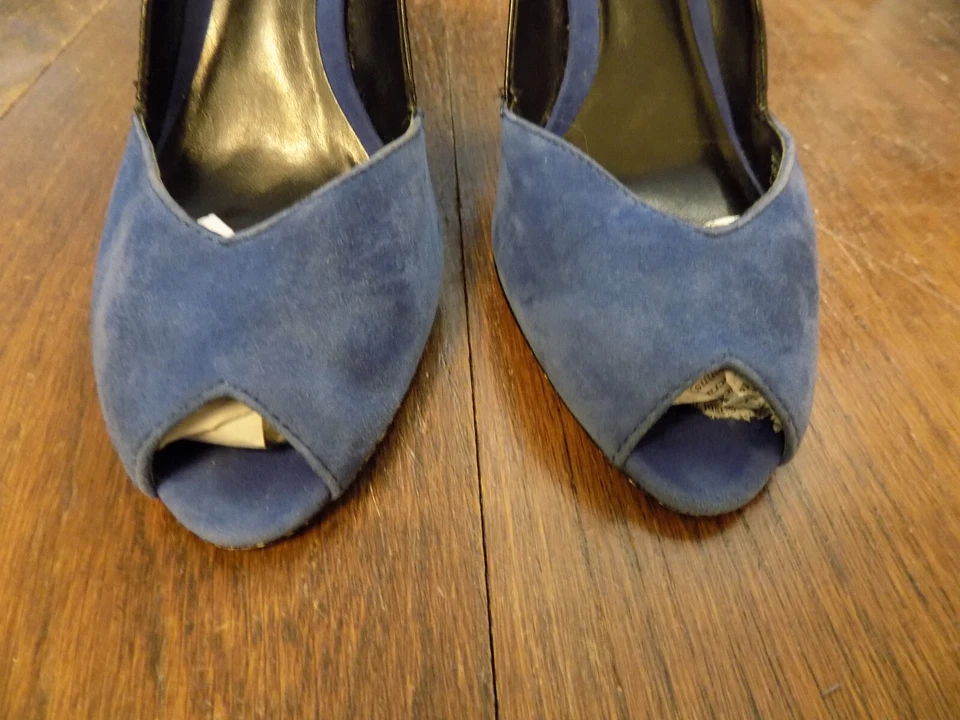 Sexy zapatos de salón Franco Sarto negros charol azul gamuza punta abierta 3,5" tacón curvo talla 7 Foto 3 de 4