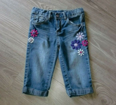 DOPODOPO - Hübsche Mädchen Jeans Hose Jeanshose in Gr.: 122 -Aufgestickte Blüten