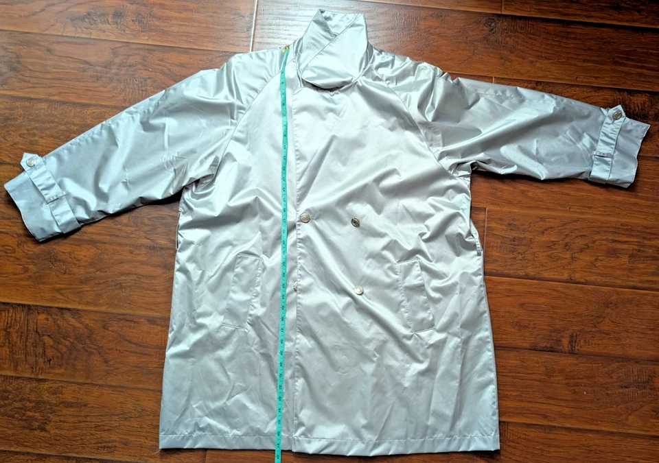 Abrigo Jacque & Koko Together Plateado 27" x 37.5" Chaqueta Todos los Botones Bolsillos Intactos Foto 3 de 4