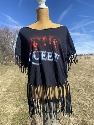 Queen Custom Distressed Charm Fringe Tee L