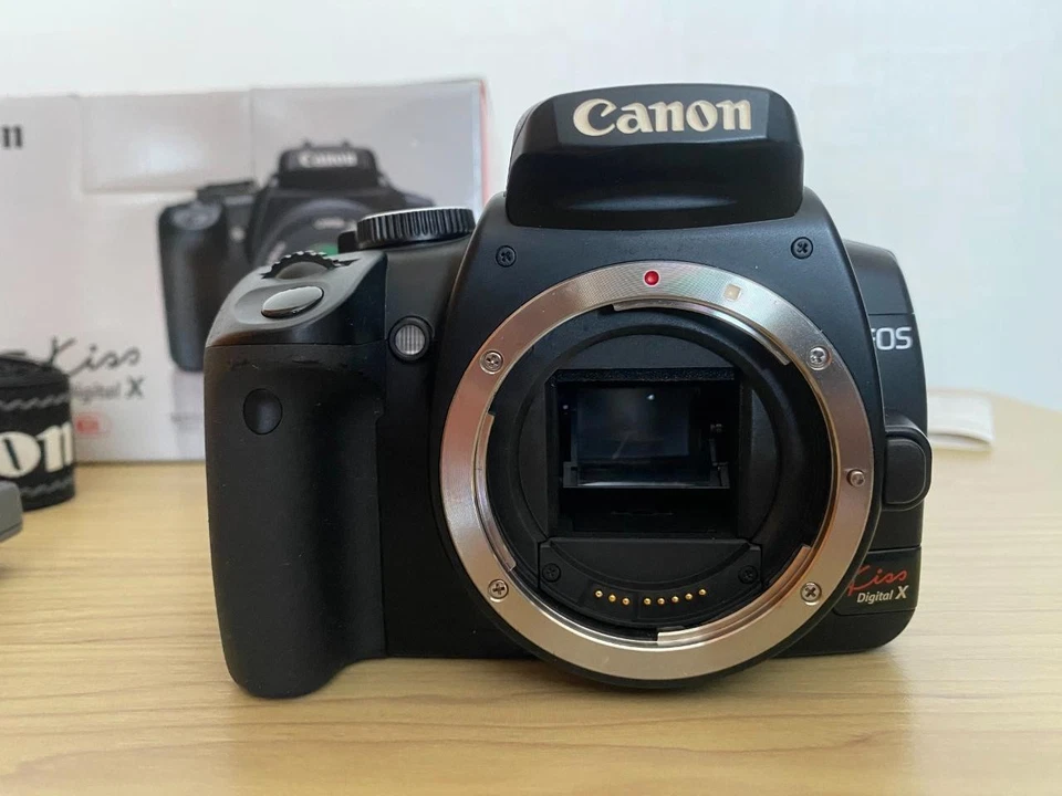 Canon EOS Kiss Digital X (EOS Digital Rebel XTi)/ EF-S 18-55mm F/3.5-5.6 Ⅱ USM - Image 2 of 4