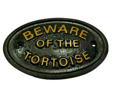 Beware Of The Tortue Maison Porte Panneau Mural en Noir avec Or Surélevé Lettres