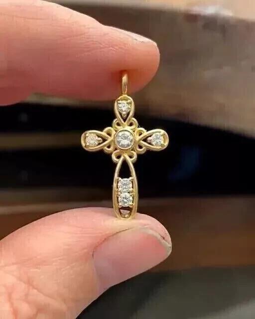 Religious 0.80Ct Round Moissanite Cross Pendant 18