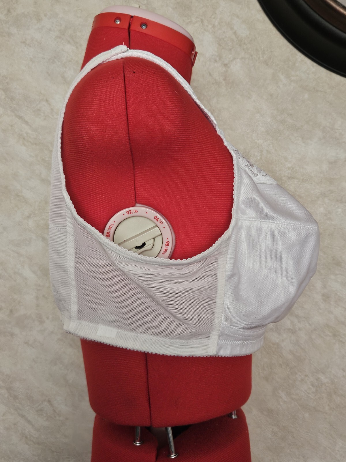 Exquisite Form White Full Coverage Wireless Bra. … - image 4