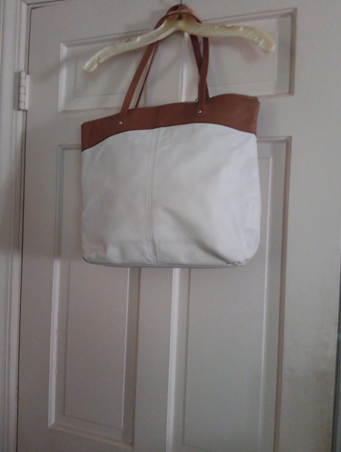 Coach XL White And Brown Leather Bag With Large Circle Embossed Signature On... image 7