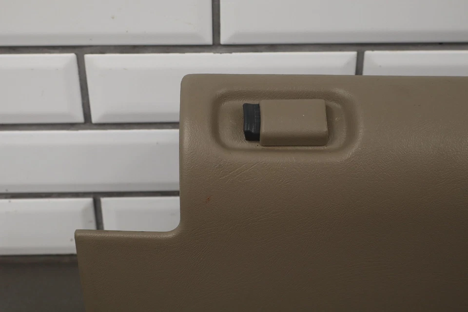 97-00 Chevy Tahoe GMT400 OEM Guantera Compartimento Neutro 52D Foto 2 de 4