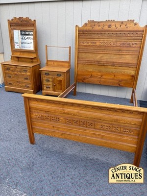67947 Victorian Oak Bedroom Set with Full Size Bed and Dresser