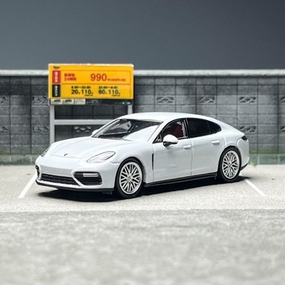 Porsche Panamera Turbo 1: 64 White Alloy Die-Casting Model Car - Limited Edition