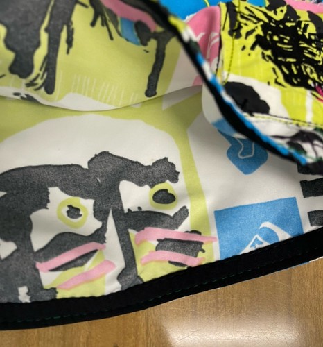 Pantalones Cortos Quiksilver Botón a Presión Mosca Graffiti Estampado Talla 38 Pintura de Guerra - Imagen 3 de 8