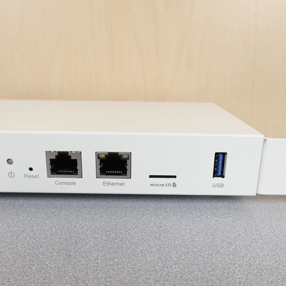 D-Link DNH-100 Nuclias LAN Controller Hub Network White Good - Image 3 of 4